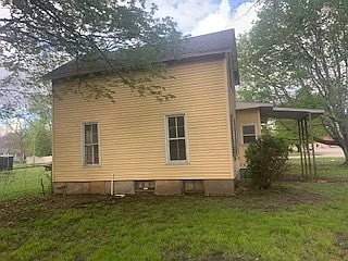 112 W Franklin St photo 1