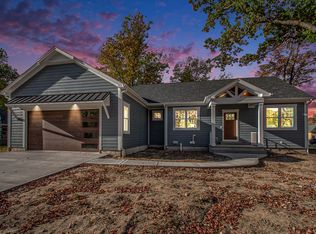 206 S Jameson St, New Buffalo, MI 49117