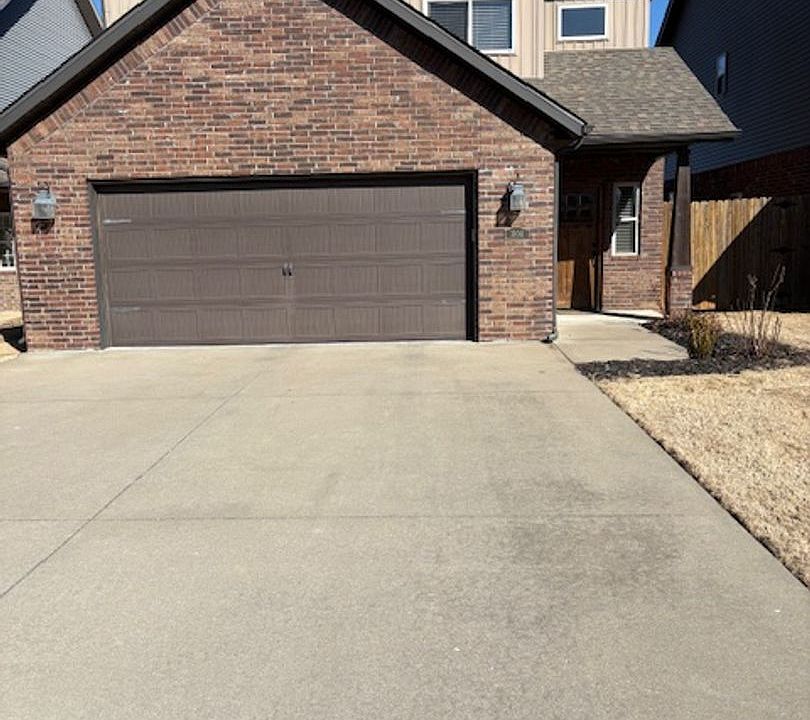 1st image of 3104 Riverstone Ave