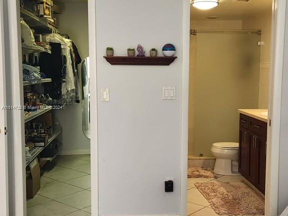 5th image of 2350 NE 135th St APT 207