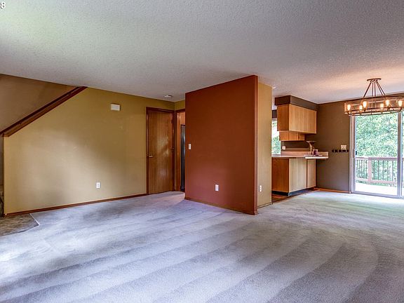 5th image of 600 NW 73rd Cir