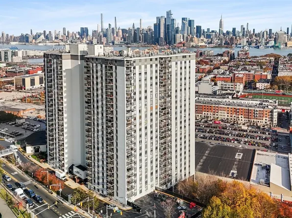100 Manhattan Avenue image 1 of 21