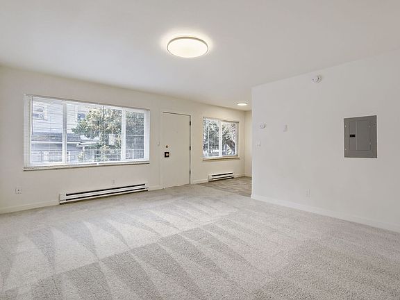 4th image of 206 11th Ave E APT 9