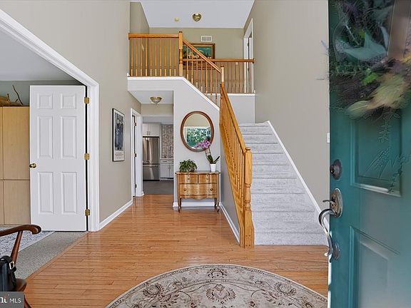 3rd image of 76 Saddle Ridge Rd