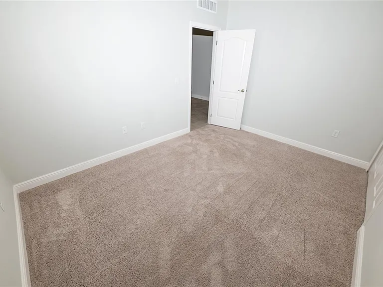 375 Villa Sorrento Cir — Photo 8