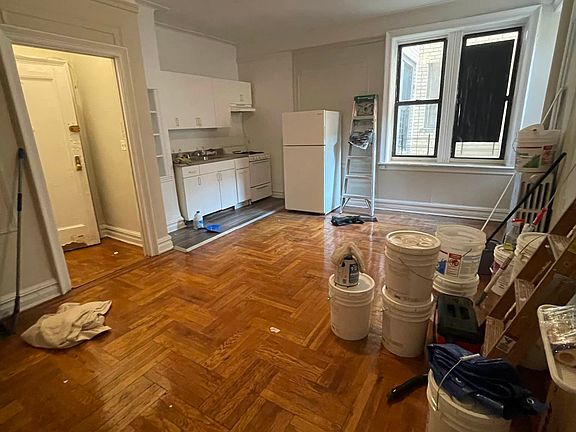 4th image of 35-07 147th St #9
