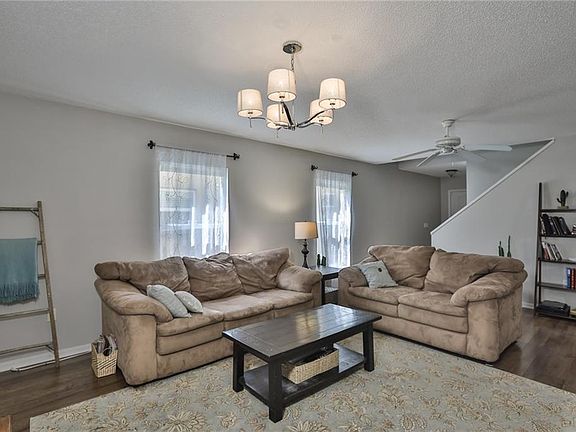 5th image of 710 Burlwood St