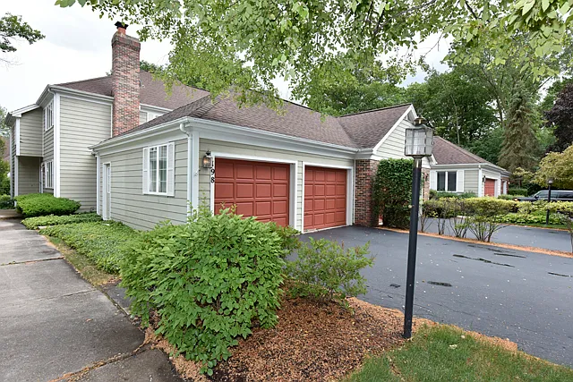 198 Westminster Way photo 1