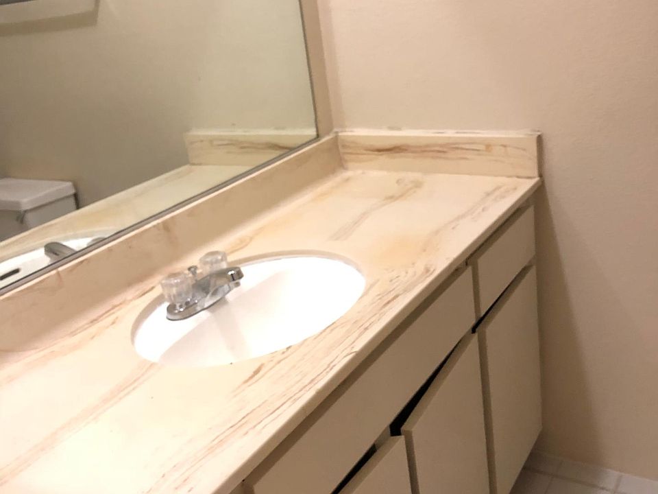 1st image of 433 N Jackson St APT 110