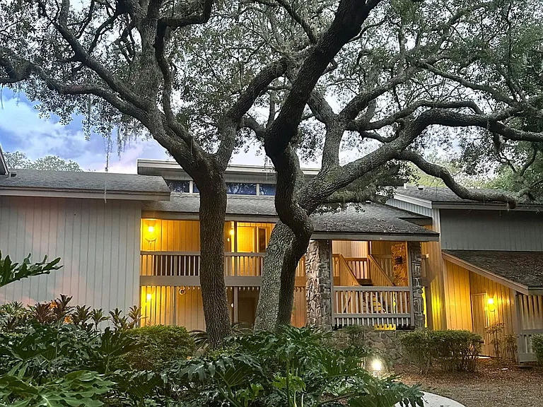 707 Olde Camelot Cir — Photo 13