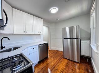 21 Main St APT B, Foxboro, MA 02035