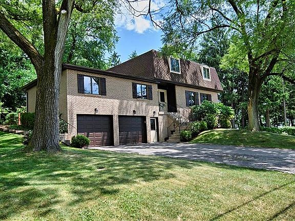 3rd image of 111 Joanne St