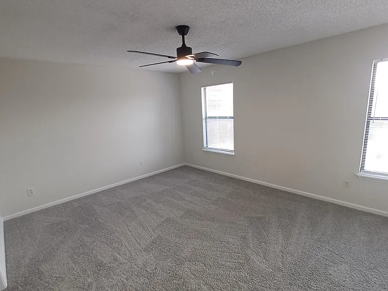 1201 Douglas St #4 — Photo 14