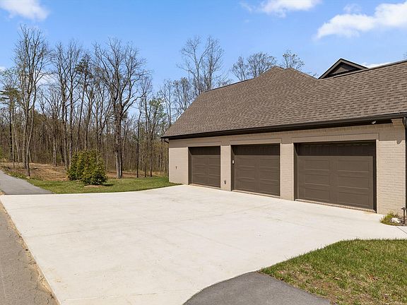 5th image of 8583 Mountain Laurel Trl #39
