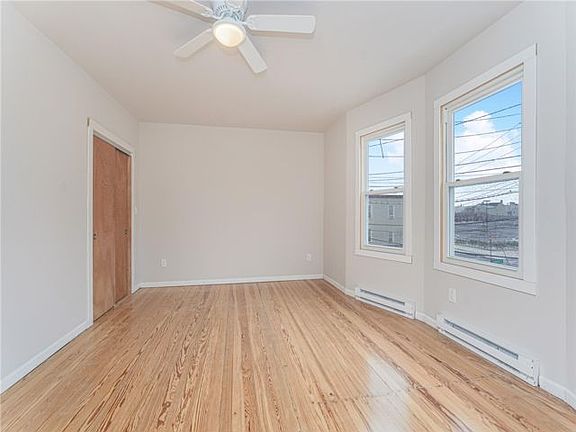 4th image of 165 Chestnut Ave #2