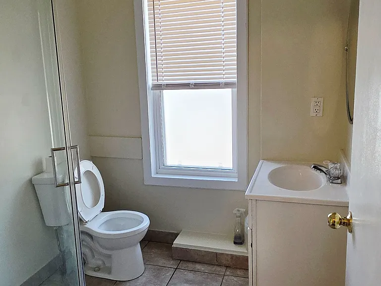 200 W Hellems Ave — Photo 4