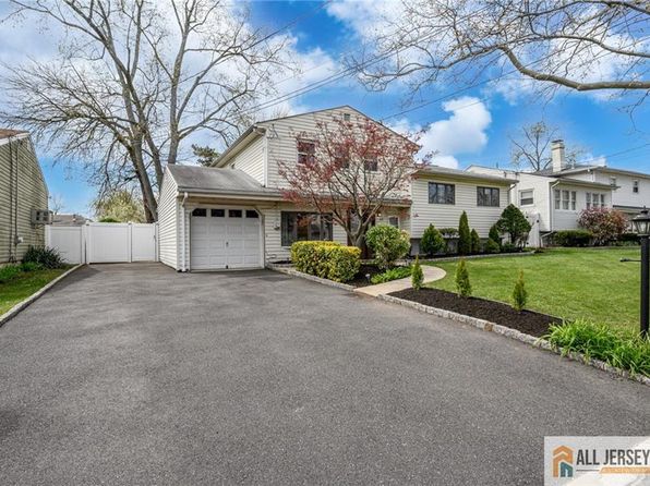 43 Cypress Dr, Colonia, NJ 07067