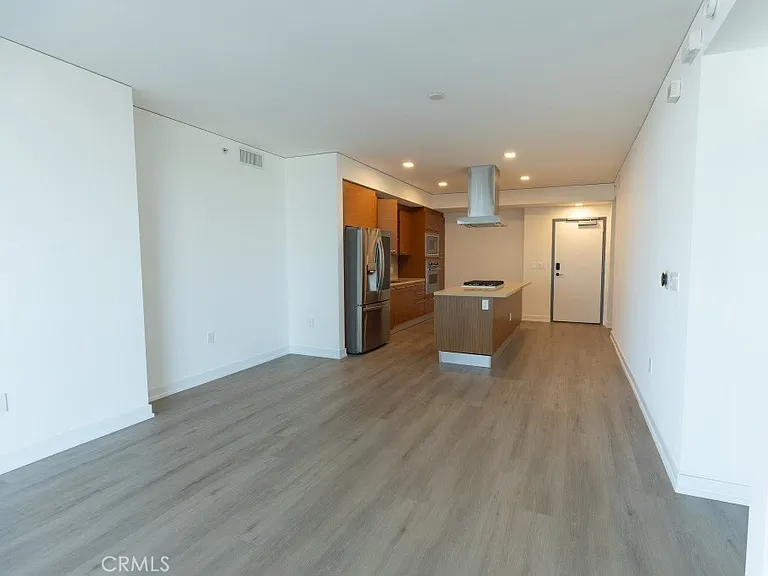 9 Macarthur Pl #1605 — Photo 3