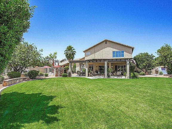 5th image of 4955 E Michelle Dr