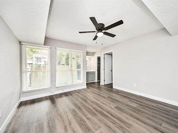 3rd image of 781 Country Place Dr APT 1017