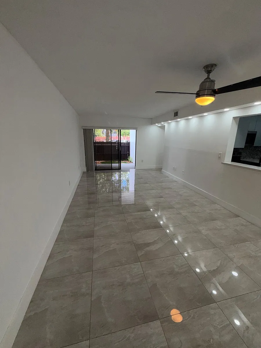 Building Photo - 9405 Fontainebleau Blvd #109