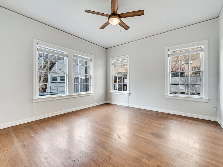 4315 Gilbert Ave — Photo 17