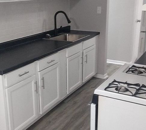 3rd image of 609-649 E Glenwood Lansing Rd #727-2E