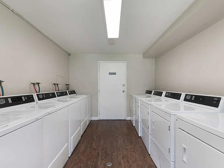 Park Place at Expo Apartments — Photo 11
