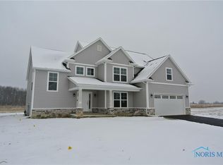 142 Taylors Mill Cir, Perrysburg, OH 43551
