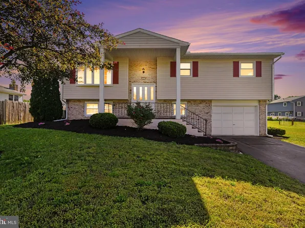 1911 Mary Ln, Carlisle, PA 17013