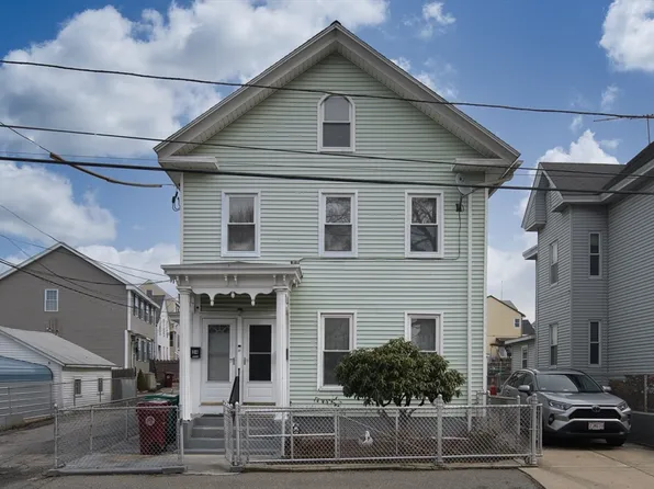 34-36 Linden St, Lowell, MA 01852