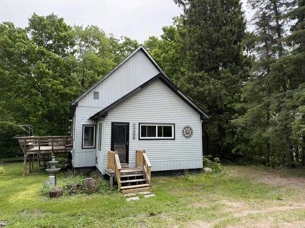 11485 S Riverside Dr, Sault Sainte Marie, MI 49783