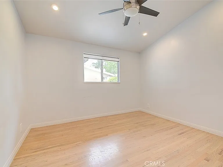 2044 W Spruce Ave — Photo 18