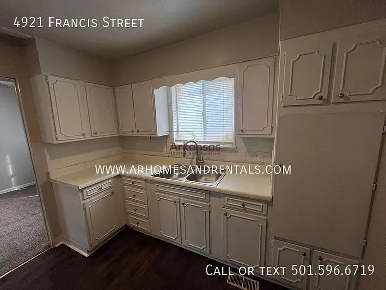 4921 Francis St — Photo 5