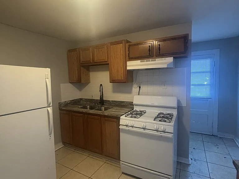 3665 Parthenia Ave — Photo 6
