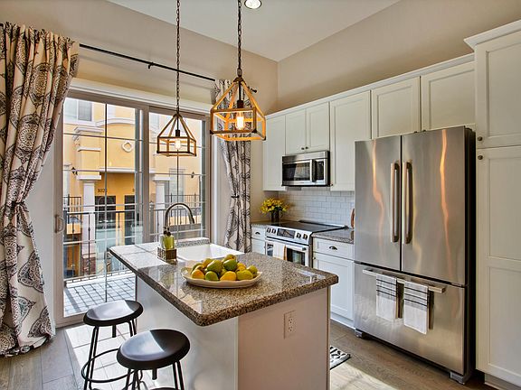 5th image of 421 W 6th St Unit 1004