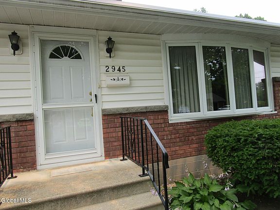 5th image of 2945 Gibson Street