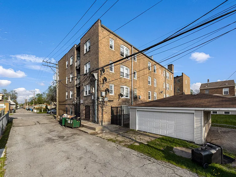 9244 S Saginaw Ave — Photo 7