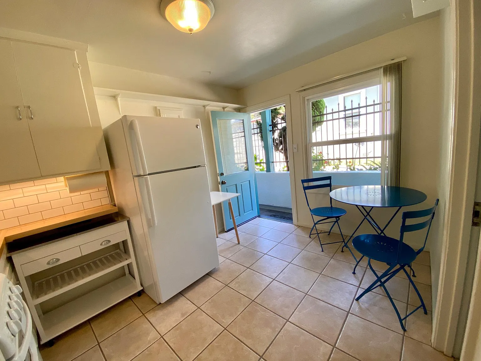 2 bed, 428 sqft, $3,250 — Photo 2