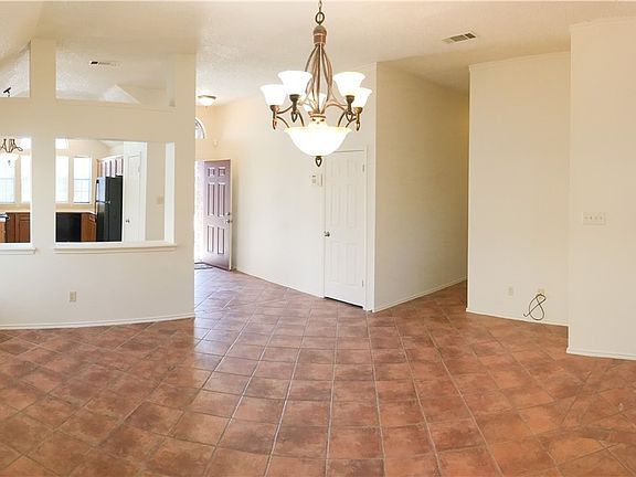 4th image of 612 Red Cloud Dr