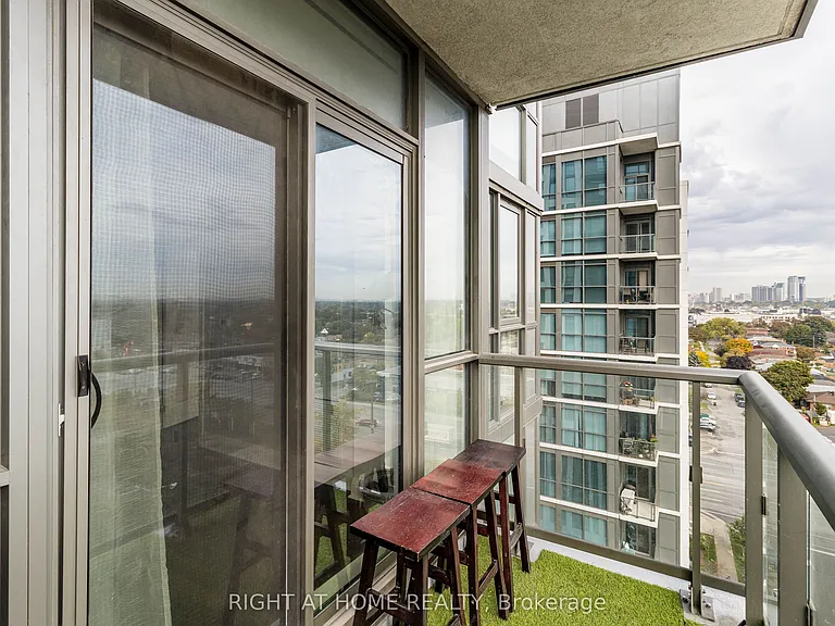 17 Zorra St #903 — Photo 37