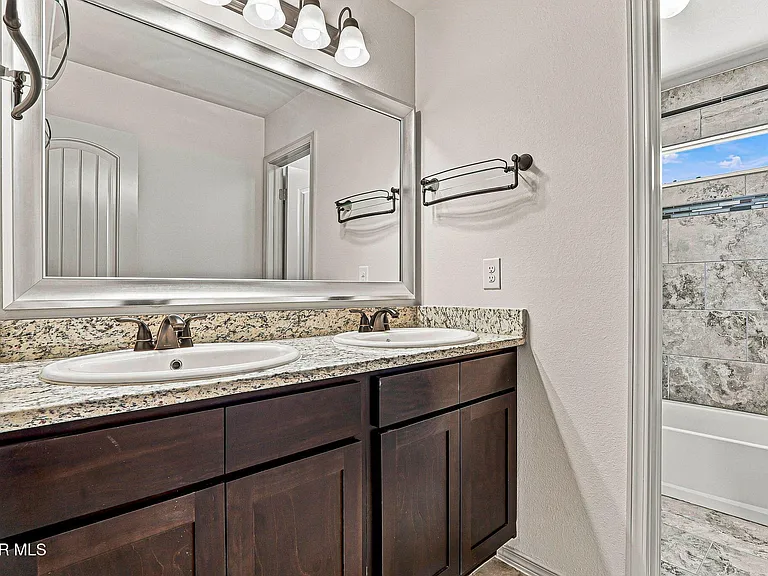 1089 Indigo Sky St — Photo 35