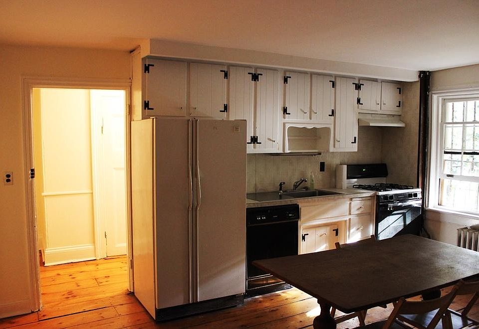 2nd image of 238 Dean St #1