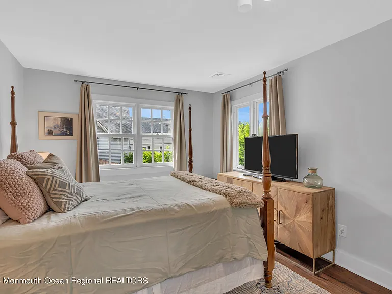 237 Bay Ave — Photo 30