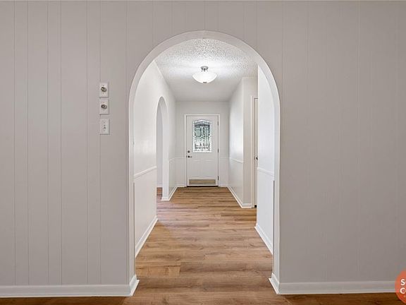4th image of 1709 Southgate Dr