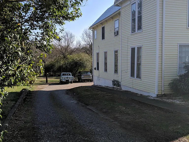 437 W Front St #A — Photo 10