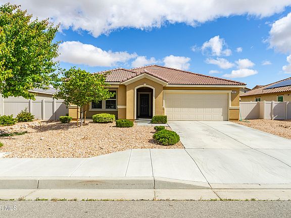 2nd image of 3561 E Garnet Ln