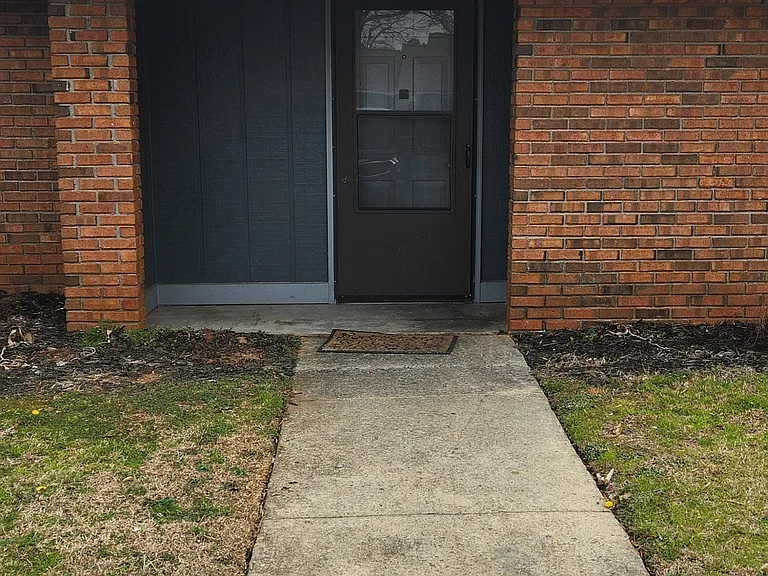 1501 Green St — Photo 8