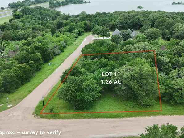 100 Oakmont Dr, Mabank, TX 75147