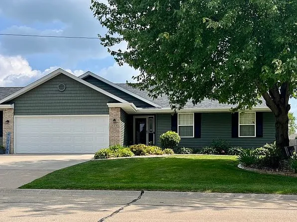 505 E 12th Ave, Coal Valley, IL 61240